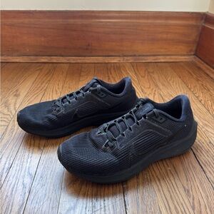 Nike Pegasus 40 Men's Black Athletic Shoes